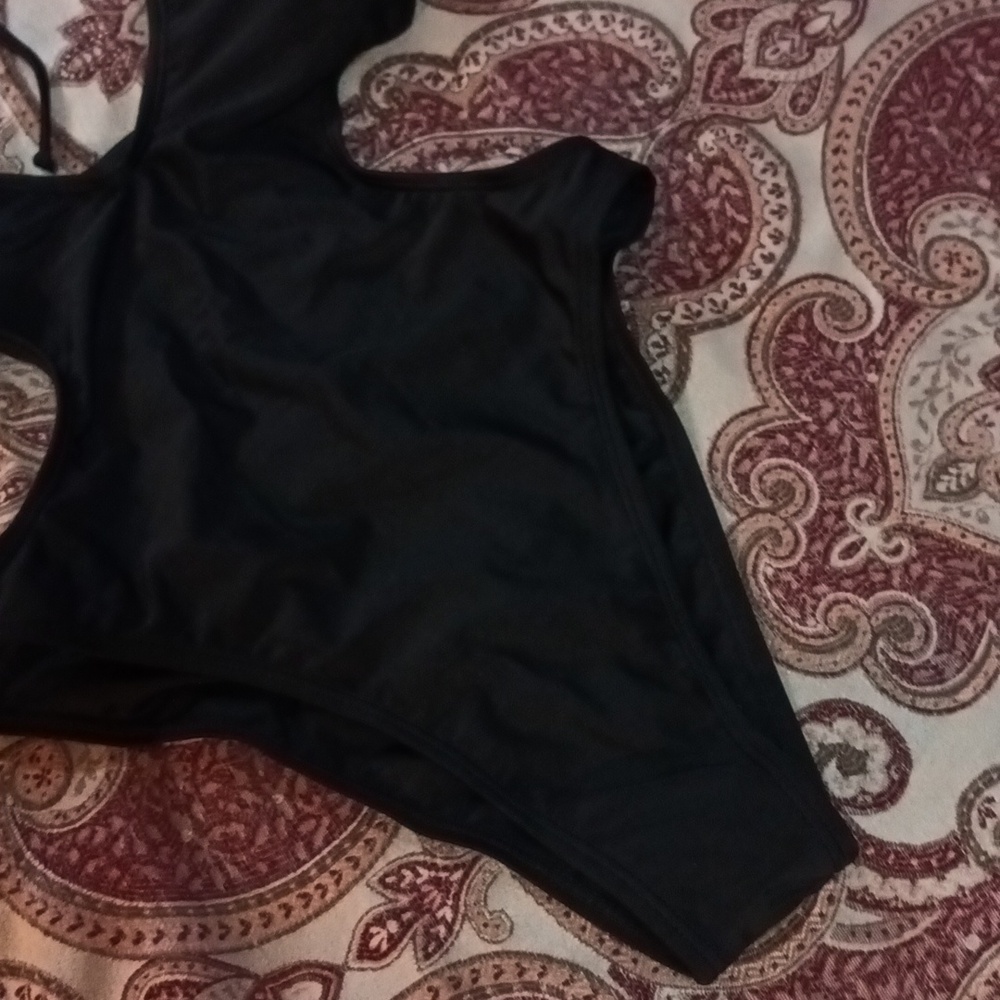 Sexy Low Cut Seamless Tie Knot Wireless Basic Brunch Swimsuits - Picture 5 of 14